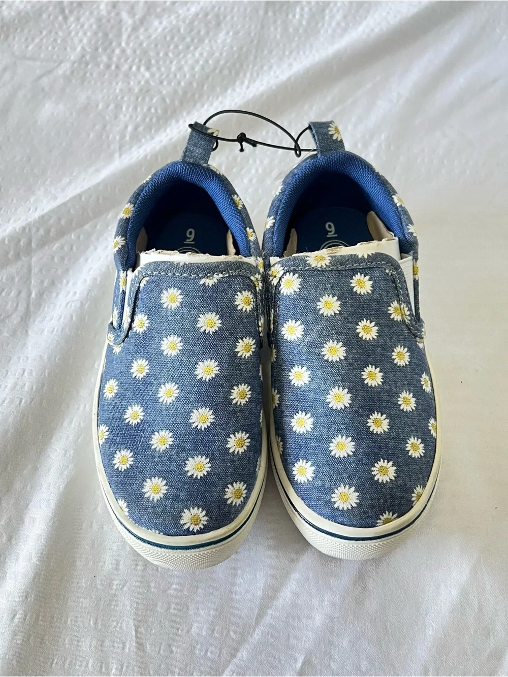Wonder Nation Blue Daisy Slip-On Memory Foam Shoes